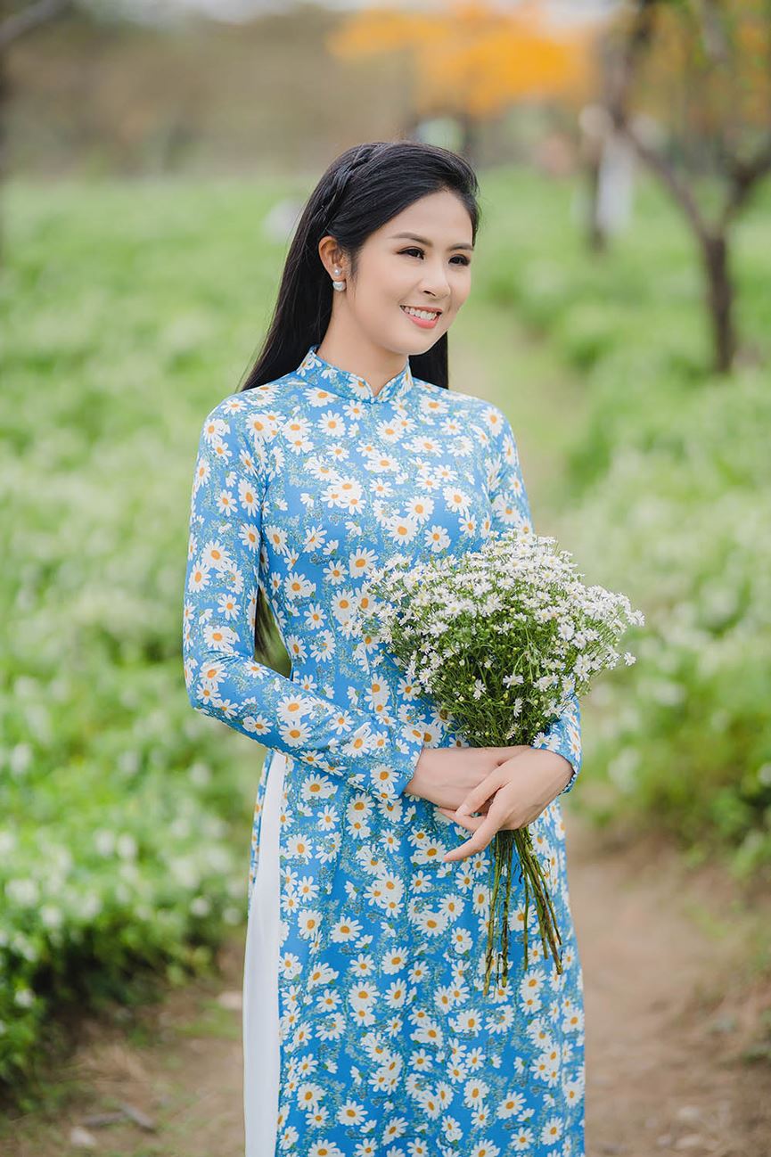 Những năm gần đây, Ngọc Hân ít xuất hiện ở các sự kiện showbiz mà chuyên tâm vào lĩnh vực thiết kế áo dài, đặc biệt là áo dài dành cho trẻ em.  