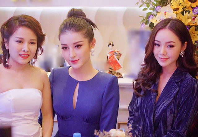 Huyền My chia sẻ tuy không có thời gian để theo dõi tất cả các tập phim của Quỳnh búp bê nhưng cô cũng là một fan của bộ phim này. Tại sự kiện, Huyền My đã được lắng nghe Quỳnh Kool chia sẻ những kinh nghiệm và kỷ niệm trong quá trình tham gia “Quỳnh búp bê”.  