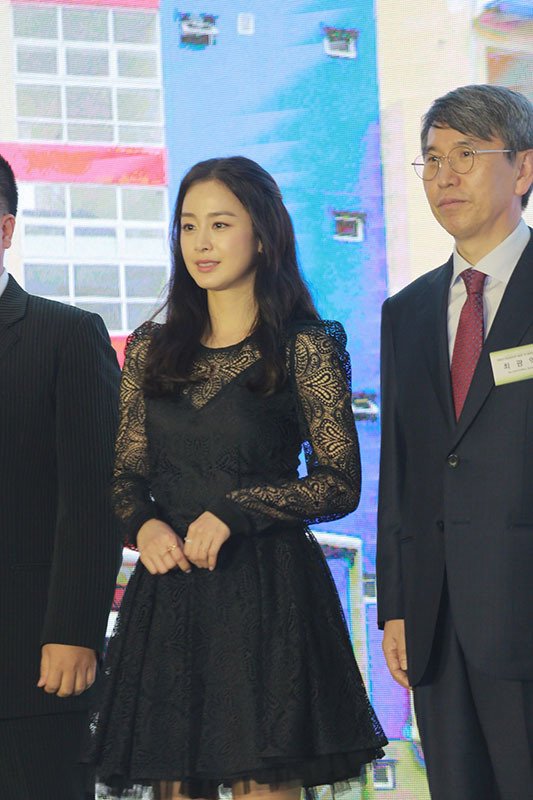 Dù ở độ tuổi 38 nhưng Kim Tae Hee vẫn giữ được nét trẻ trung, xinh đẹp.  