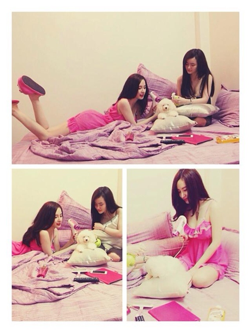 Hai chị em Angela Phương Trinh cũng bày đủ thứ trên giường ngủ không kém hot girl Tây Ban Nha là bao.    