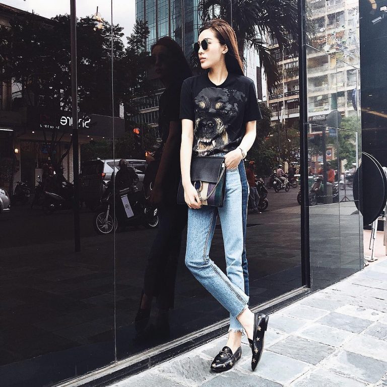 Kỳ Duyên sành điệu khi biến tấu đường kẻ sọc dọc thân quần.