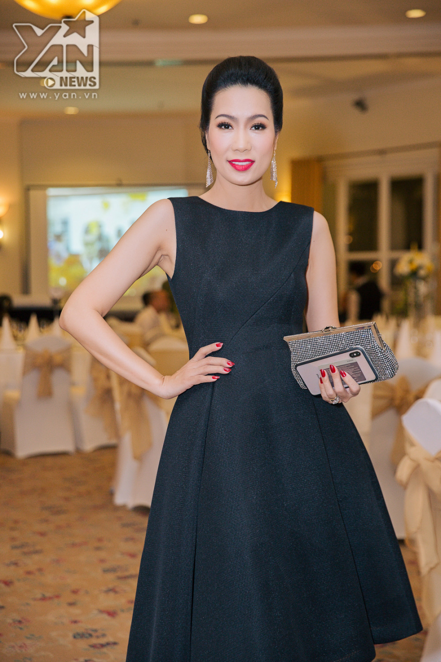 Trịnh Kim Chi sang trọng, quý phái đến chúc mừng hạnh phúc đôi uyên ương.