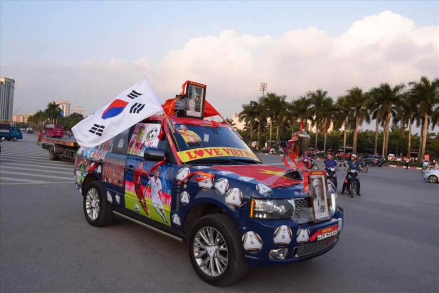 Xế yêu cũng được “trang điểm” lộng lẫy không kém cô chủ.  