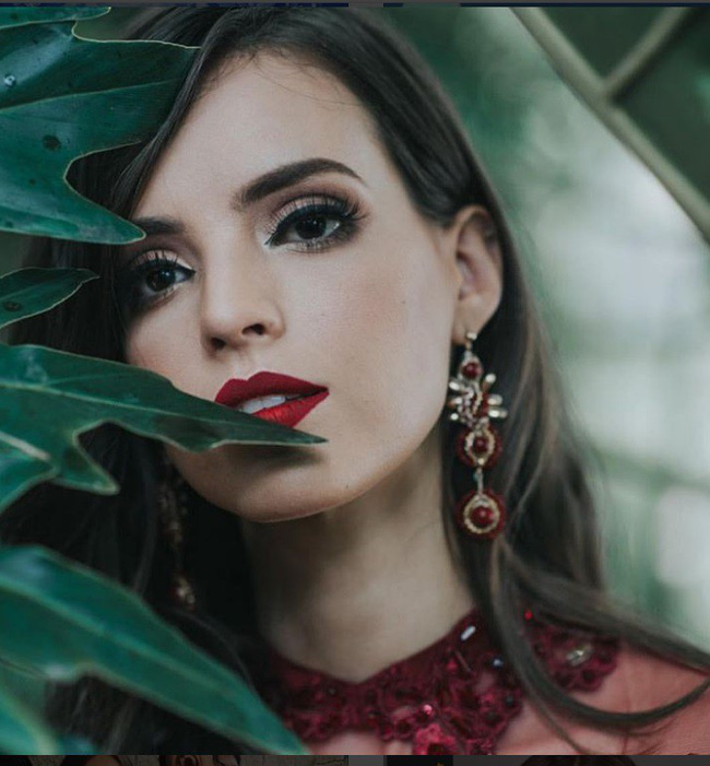 Dù thuộc nhóm thí sinh nhiều tuổi nhất cuộc thi, Vanessa có lợi thế hơn hẳn về kĩ năng trình diễn trước ống kính. Dù thân hình không nóng bỏng như người đẹp Thái Lan, gương mặt không 