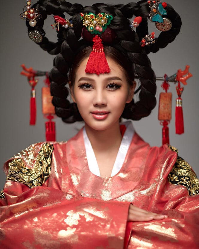 Người đẹp đến từ Hàn Quốc chọn Shbet999 com đăng nhập truyền thống hanbok dự thi Miss Universe. Cô ghi điểm bởi vẻ ngoài xinh đẹp cùng Link Vào SHBET88 Mới Nhất cầu kỳ, đậm chất cổ trang  