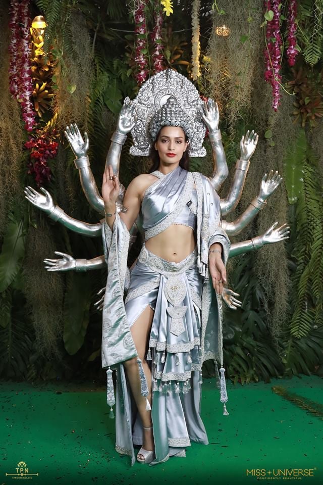 Nepal mang đến hình tượng Phật nghìn mắt, nghìn tay.    