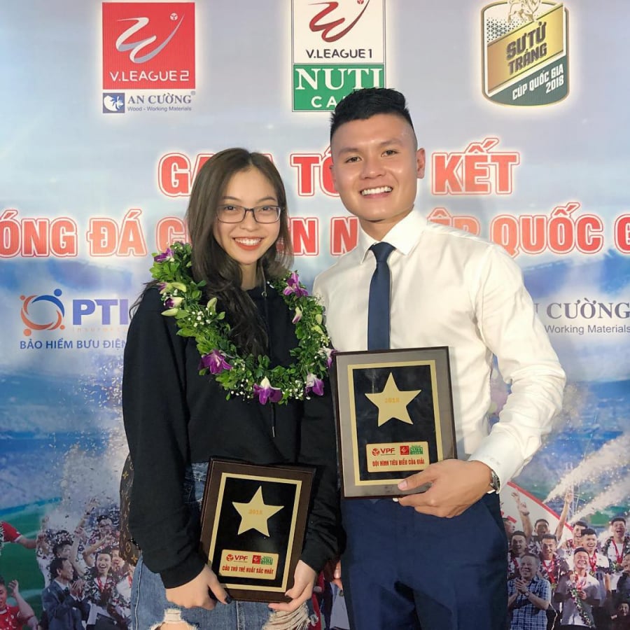 Cộng đồng mạng đồn đoán Quang Hải đã chia tay bạn gái    