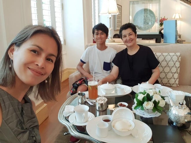 Lương Hoàng Anh từng chia sẻ mẹ của Huy Khánh là mẹ chồng tốt. 
