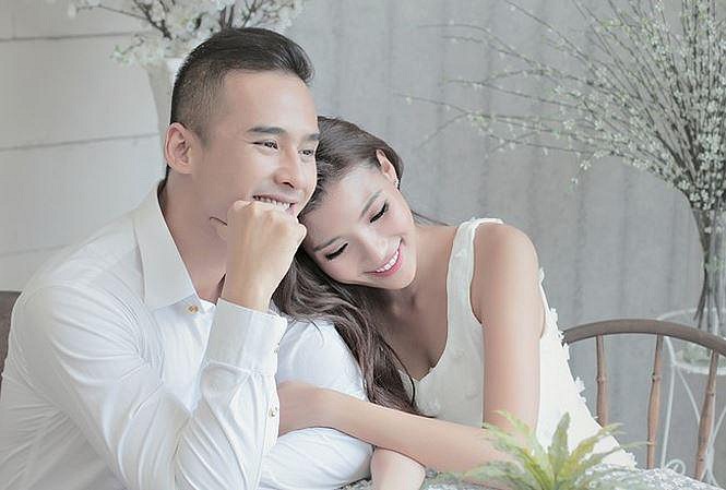 Lương Thế Thành luôn dành nhiều sự quan tâm cho bà xã.    