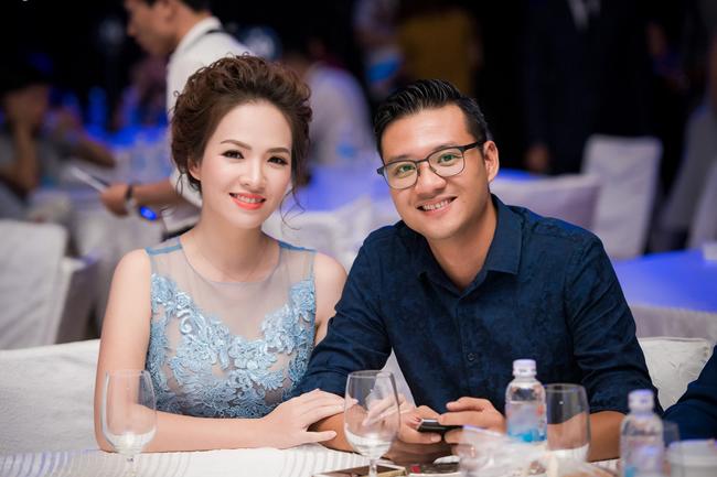 Nhưng phải đi một vòng lớn, hai người mới có thể trở về bên nhau.    