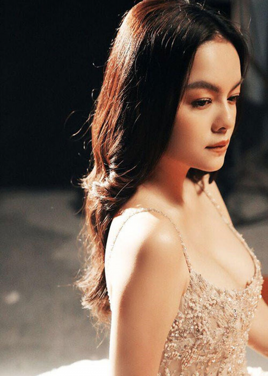  Sau ly hôn, Phạm Quỳnh Anh ngày càng gợi cảm.   