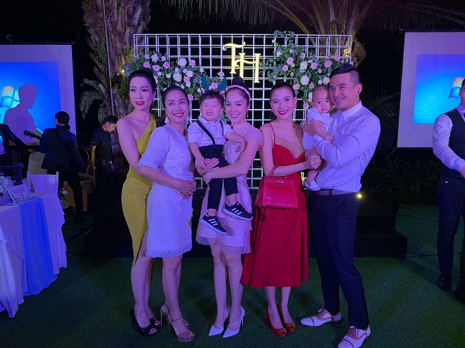 Lương Thế Thành cùng Thuý Diễm bế theo con trai Bảo Bảo hội ngộ Trịnh Kim Chi và Ốc Thanh Vân    