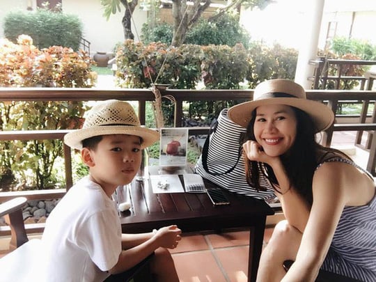 Diễn viên Thân Thúy Hà làm mẹ đơn thân chăm lo cho con trai sau đổ vỡ hôn nhân.
