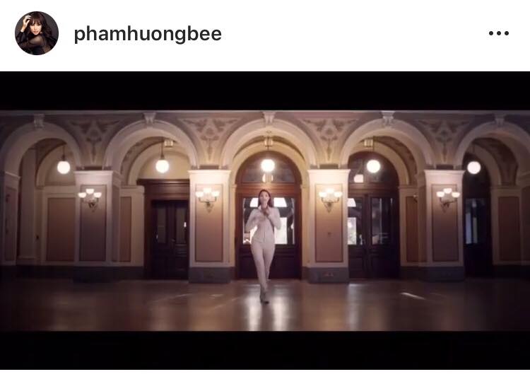 Hình ảnh Phạm Hương eo thon xuất hiện trong video quảng cáo.