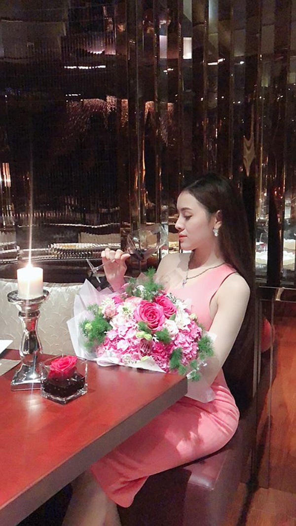 Check in ở những nhà hàng sang trọng    