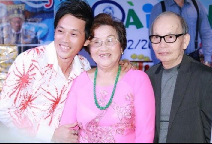 Hoài Linh chia sẻ những tâm sự xúc động nhân ngày sinh nhật bố. Danh hài viết: 