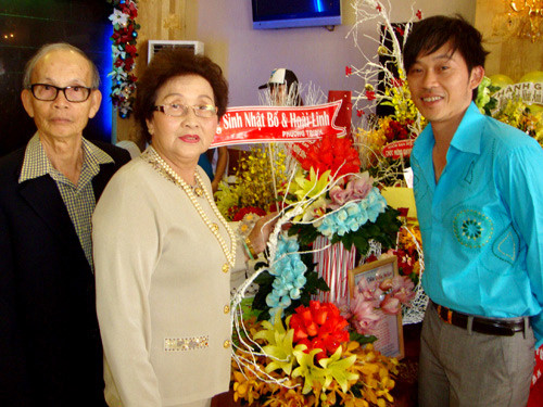 Cám ơn Bố đã đồng hành cùng với Mẹ để làm tất cả những gì tốt đẹp nhất dành cho các con, các cháu. Bố luôn là nguồn an ủi và là động lực, là hành trang không thể thiếu, để chị, em chúng con và các cháu luôn mang theo bên mình trên bước đường thành “Nhân“ .    