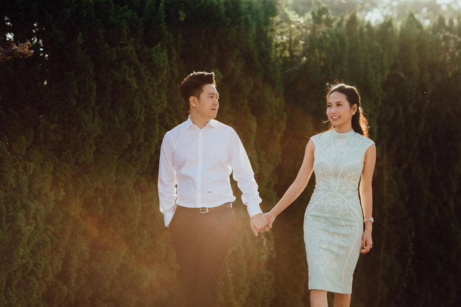 Lê Hiếu và vị hôn thê.    
