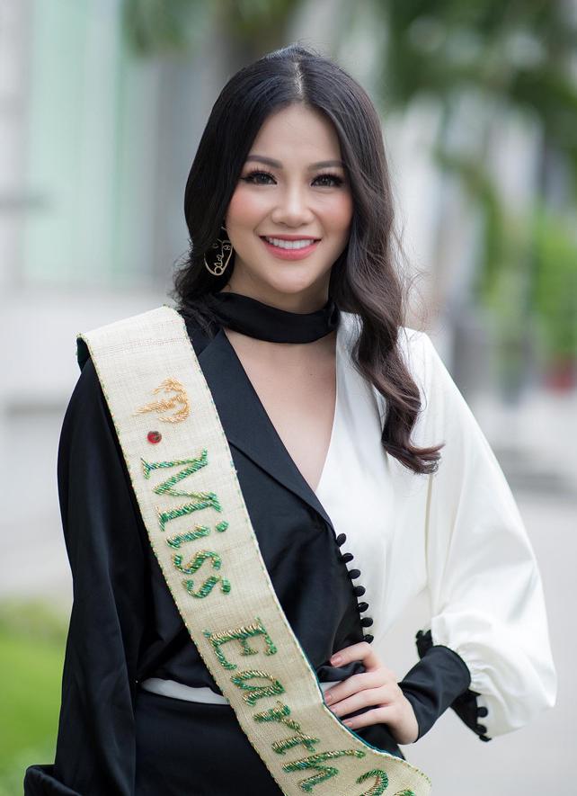 Từ sau đăng quang, Phương Khánh đã gặp rất nhiều ồn ào làm ảnh hưởng đến hình ảnh của mình.