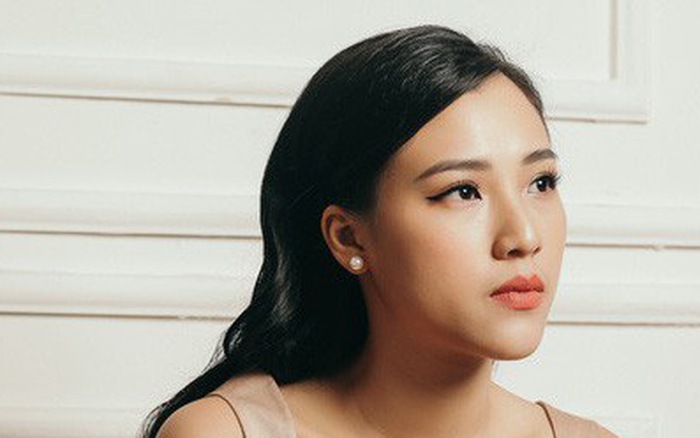 Hôm nay, ảnh đại diện trên trang mạng xã hội facebook của MC, Á hậu Hoàng Oanh bất ngờ chuyển sang màu đen. Đây thường là tín hiệu khi người thân, Shbet111 slot, casino, thể thao, xổ số gặp chuyện không vui. Thế nên bạn bè, các nghệ sĩ nhanh chóng hỏi thăm và biết được bà ngoại của Hoàng Oanh vừa qua đời. Nhanh chóng Á hậu Thuý Vân, người mẫu Thuý Hạnh, ca sĩ Lê Hiếu, Lân Nhã, MC Nguyên Khang, Liêu Hà Trinh, Minh Xù,... đã động viên, chia buồn với nữ diễn viên 
