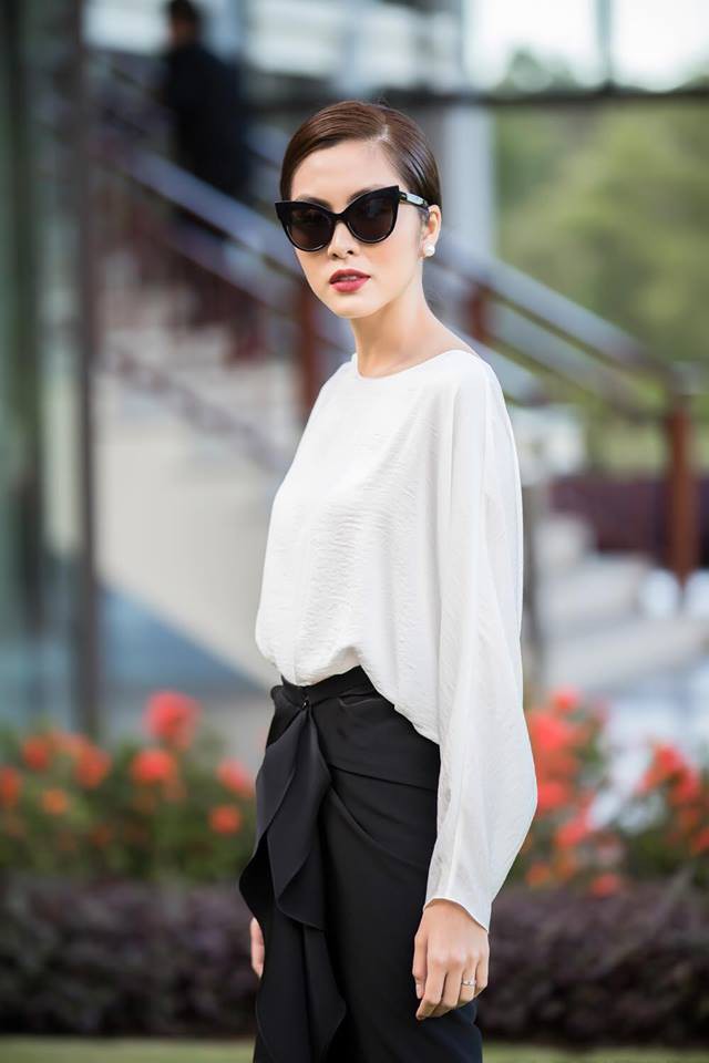 Hà Tăng bị fan trách móc vì thái độ lạnh lùng.    