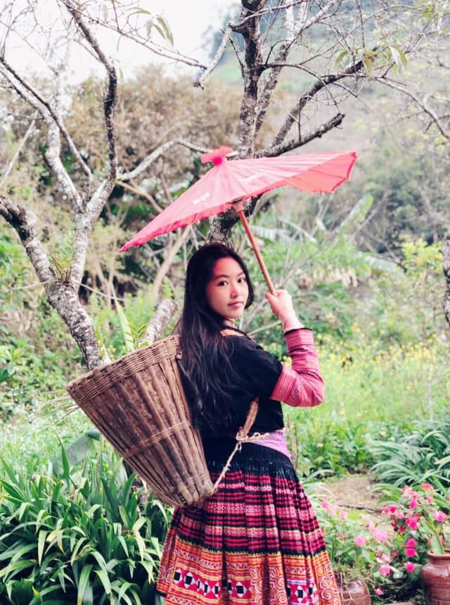 Lọ Lem phổng phao, xinh đẹp ngỡ ngàng.    