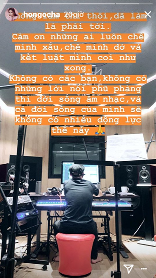 Những dòng chia sẻ của Hà Hồ gây bất ngờ vì đây là lần hiếm hoi cô thể hiện cảm xúc cá nhân trên mạng xã hội một cách thẳng thắn.