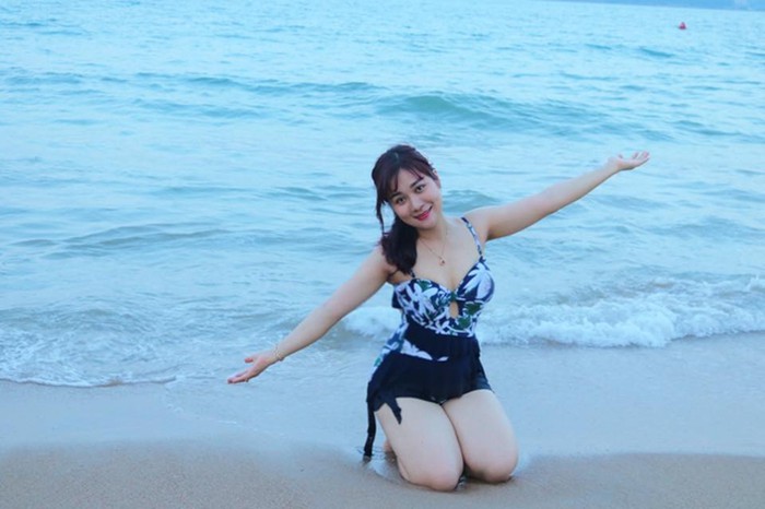 Hình ảnh hiếm hoi Minh Nguyệt diện bikini trong một lần đi du lịch cùng Shbet111 slot, casino, thể thao, xổ số được cô đăng tải và nhận được vô số lời khen của người hâm mộ.    