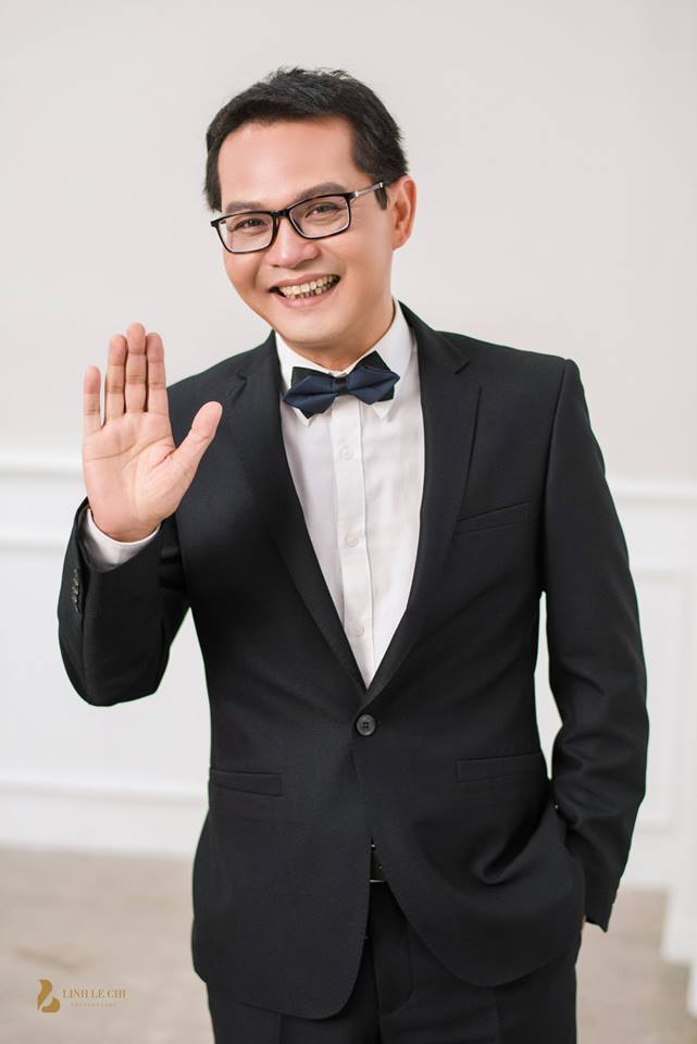 Loạt ảnh cưới lãng mạn của NSND Trung Hiếu và vợ trẻ kém 19 tuổi.
