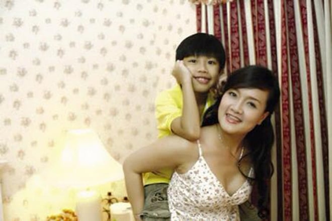 Mới ngày nào còn bé tí ti, suốt ngày bị mẹ gọi là 