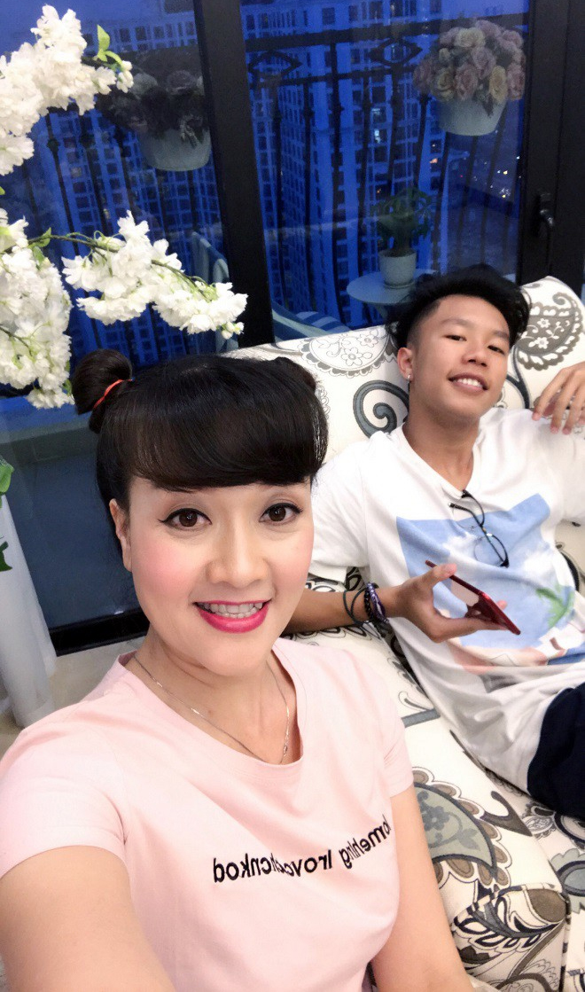 Tròn 18 tuổi, Long Vũ lớn phổng phao và ra dáng một thanh niên thực thụ.    