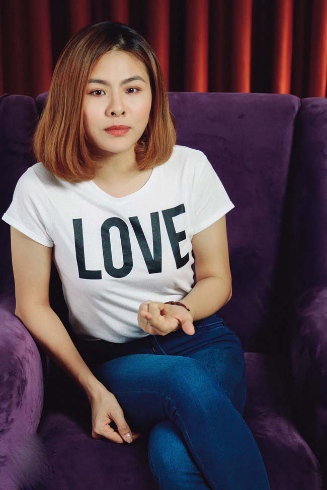 Vân Trang chia sẻ phải giả vờ ghen để lấy lòng chồng.