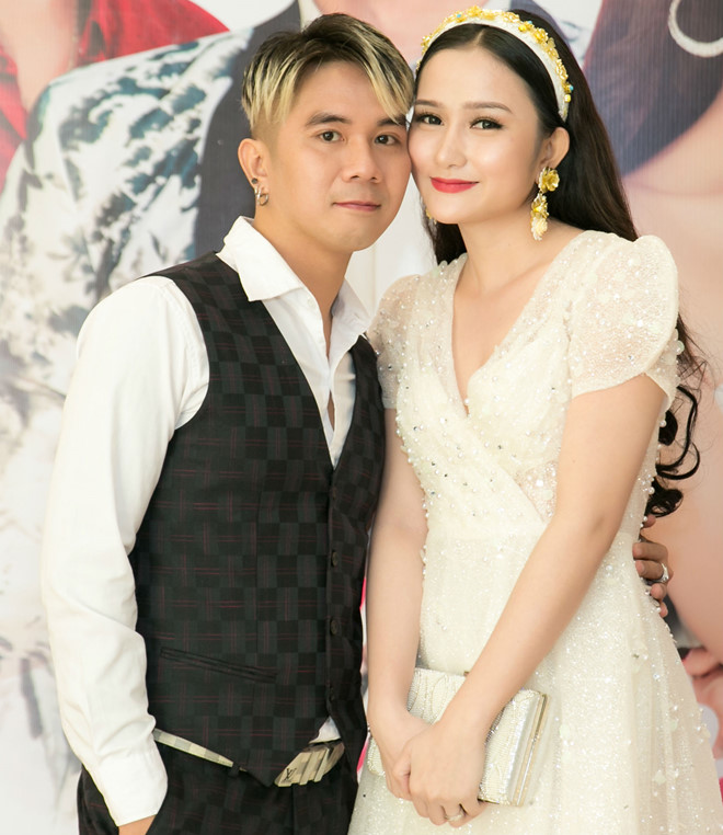 Sau một thời gian dài chia tay Lương Bích Hữu, Khánh Đơn đã yêu Huỳnh Như. Cả hai đang có Shbet16 chơi game trực tuyến hạnh phúc và mới đăng ký kết hôn cách đây không lâu. Tuy nhiên, mới đây cư dân mạng khó hiểu về phát ngôn của Khánh Đơn: 