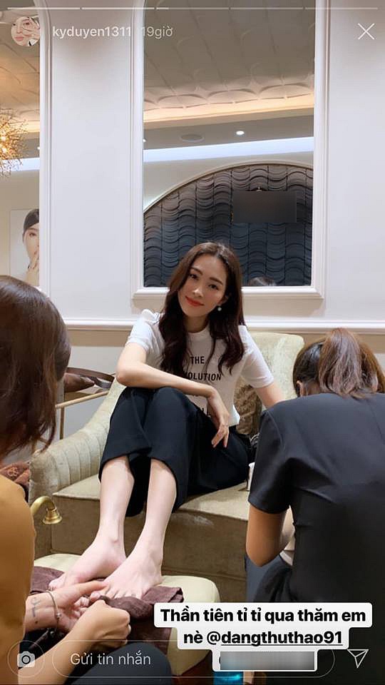 Đầu năm 2019, Hoa hậu Kỳ Duyên chính thức bước vào lĩnh vực kinh doanh khi mở tiệm làm đẹp cho chị em. Tuy nhiên vừa lên chức bà chủ, tiệm nail của người đẹp thành Nam đã liên tiếp bị chê 
