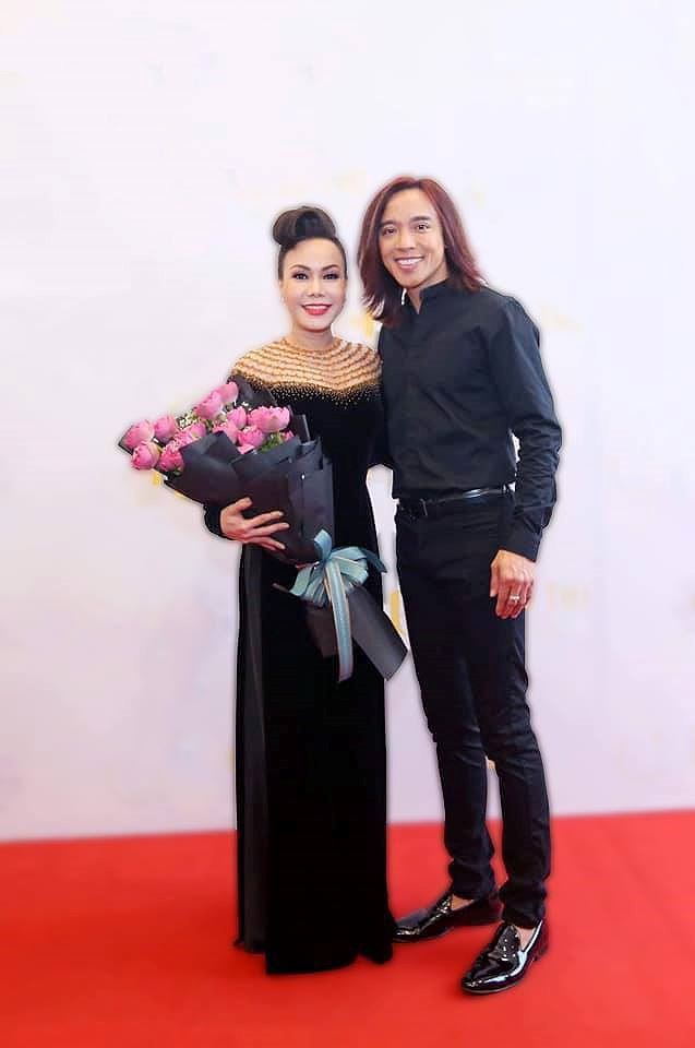 Chồng luôn là chỗ dựa vững chắc của Việt Hương.
