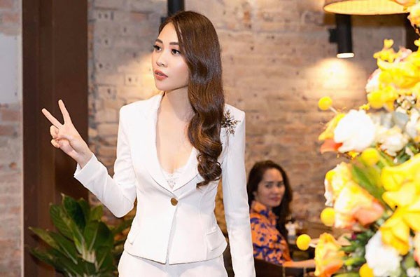 Đàm Thu Trang lấn sân sang kinh doanh khi mở nhà hàng riêng.    