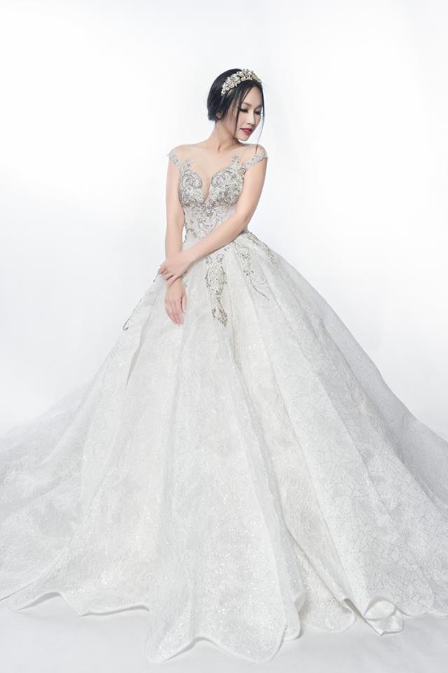 Kim Hiền từng chia sẻ, ông xã không chỉ yêu thương cô mà còn rất quan tâm bé Sonic - con trai riêng của vợ.