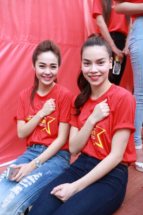 Hồ Ngọc Hà và Minh Hằng bất ngờ rạn nứt tình cảm sau 1 thời gian thân thiết.