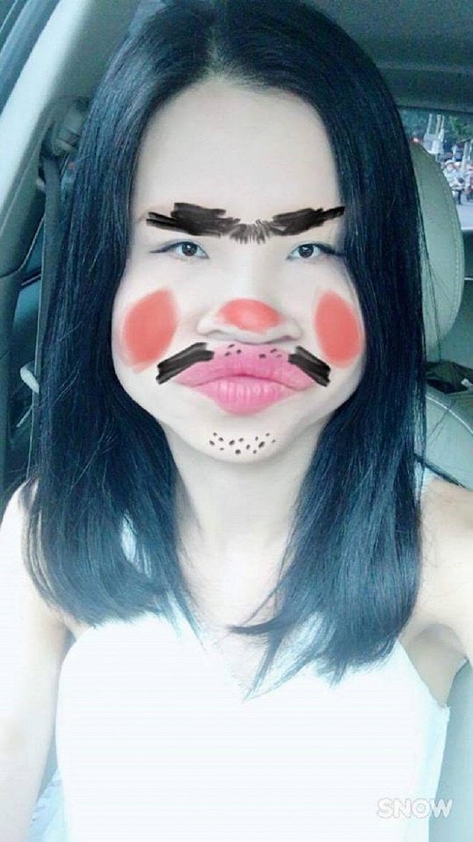  Cô nàng không ngần ngại tự 