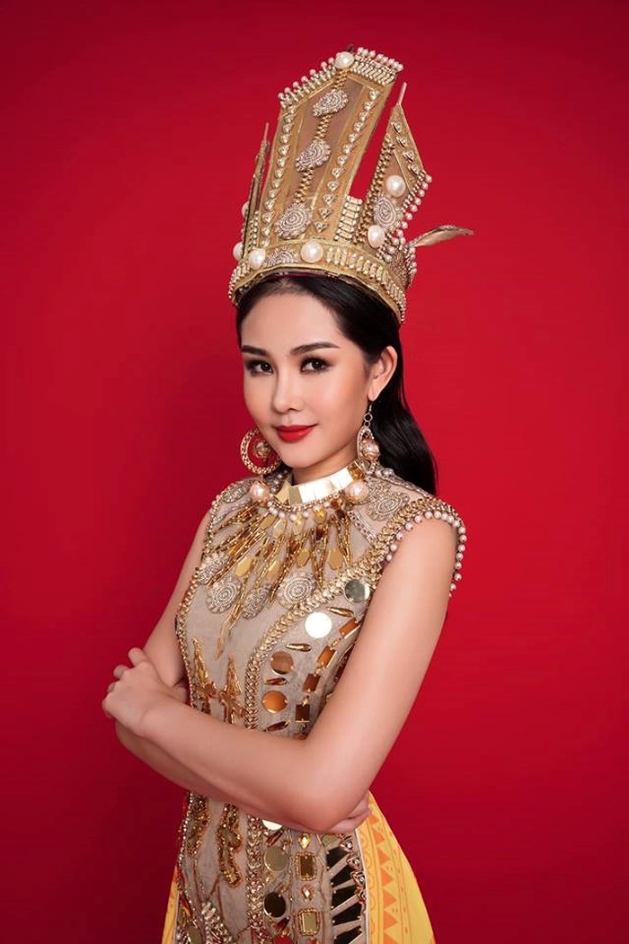 Ngân Anh tự tin thể hiện bản thân tại 