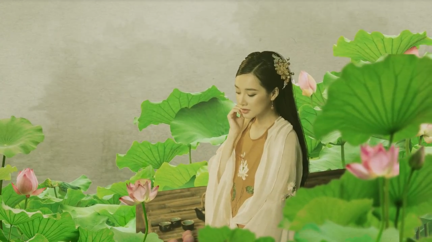 Dù đóng vai chính nhưng Nhã Phương lại không xuất hiện trong buổi họp báo phim Trạng Quỳnh.