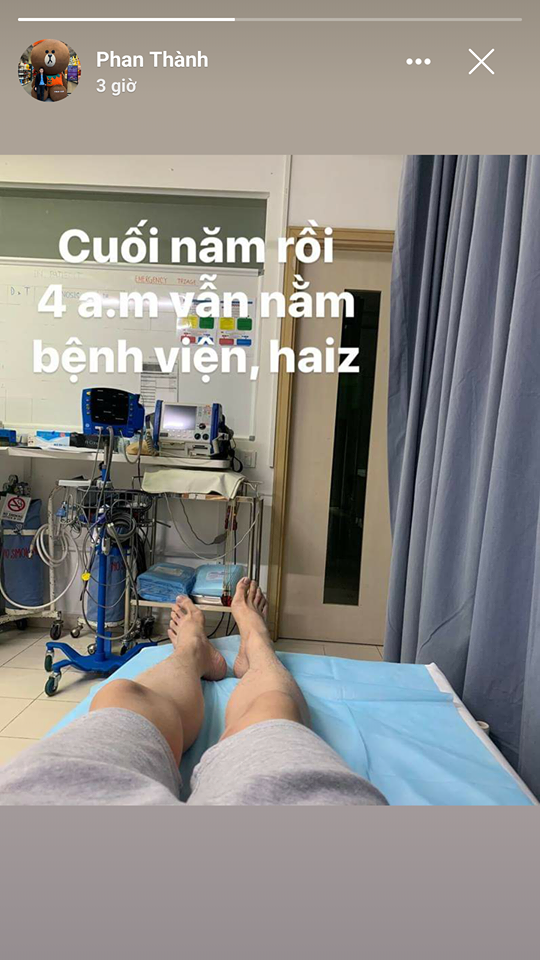 Phan Thành bày tỏ buồn bã vì sắp cuối năm vẫn phải nằm trong bệnh viện.    