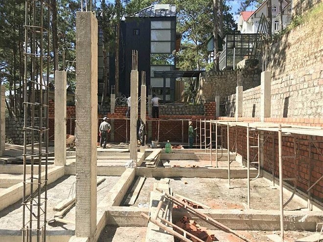 Trong khi đó, hai biệt thự Bồ Câu 2 có diện tích tương tự, sẽ được xây dựng 3 tầng, nằm cạnh dinh thự Bồ Câu 1.    