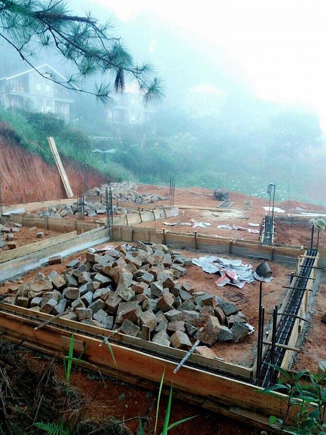 Còn Bồ Câu 3 được xây trên mảnh đất sát hồ Tuyền Lâm với khuôn viên hơn 1000m2.    