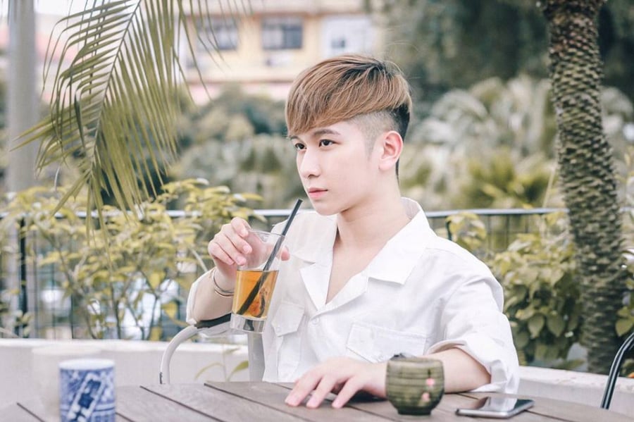 Ngoại hình điển trai khiến nhiều trái tim thiếu nữ phải thổn thức.  
