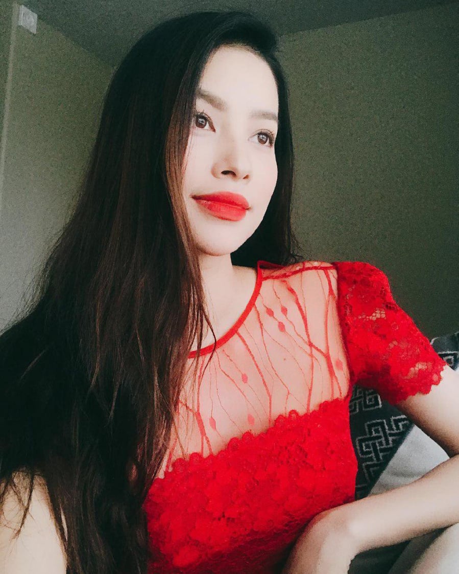 Phạm Hương khoe Shbet123 Link Vào ShBet Mới Nhất 2 màu khiến dân tình đồn đoán cô đã sinh con ở Mỹ.