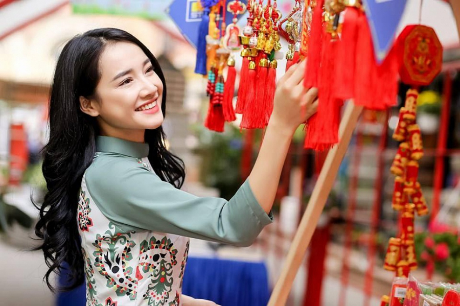 Nhã Phương khoe ảnh thon gọn, rạng ngời khiến dân tình bấn loạn.