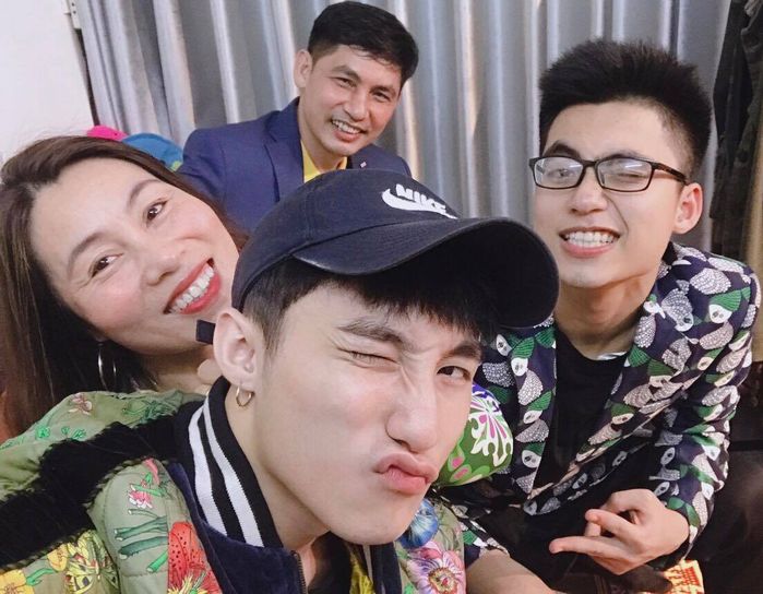 Ngay từ những ngày đầu mới vào nghề khán giả đã ấn tượng mạnh mẽ với vẻ ngoài điển trai của Sơn Tùng MTP.  