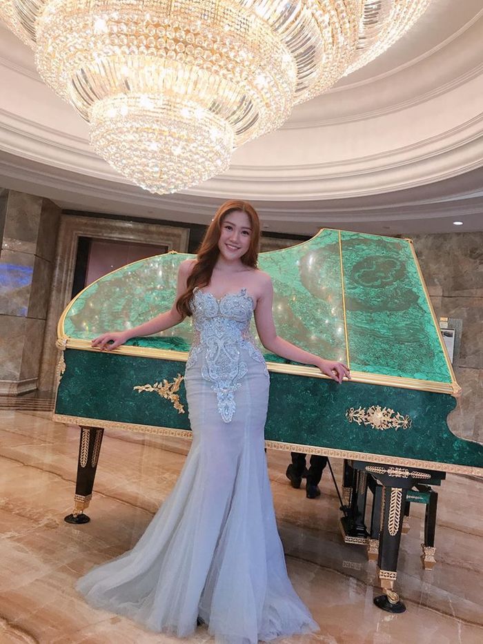 Xuất hiện trong Quatrian shbet hiện đang mở chị gái, Huỳnh Ân gây ấn tượng bởi vóc dáng đẹp cùng gương mặt ăn hình.  