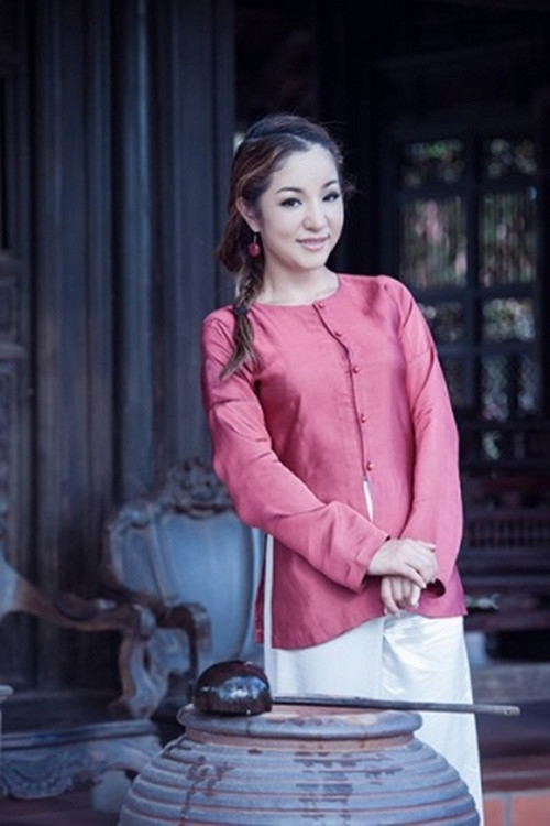 Thúy Nga có cuộc sống hôn nhân không hạnh phúc.